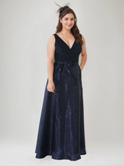 V-Neck Sleeveless A-Line Princess Floor-Length Plus Size Mother of the Bride Dress with Bow