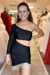 Black One Shoulder One Sleeve Tight Short Homecoming Dress/Mini Dress with Fringes