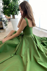 Elegant Green Sweetheart Princess A-Line Prom Gown with Slit