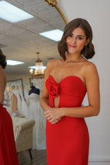 Elegant Red Sweetheart Mermaid Prom Gown in Satin with 3D Floral Detail