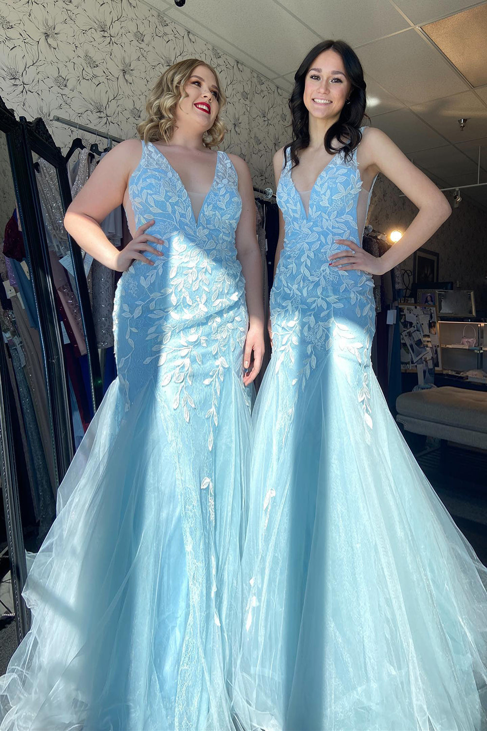 Long Blue Mermaid Prom Dress in Tulle with Deep V-Neck and Appliques