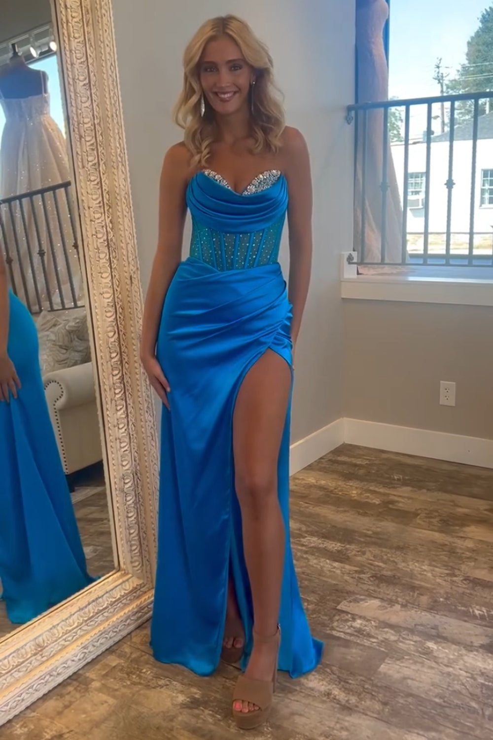 Elegant Royal Blue Mermaid Prom Dress in Sweetheart Satin with Beading