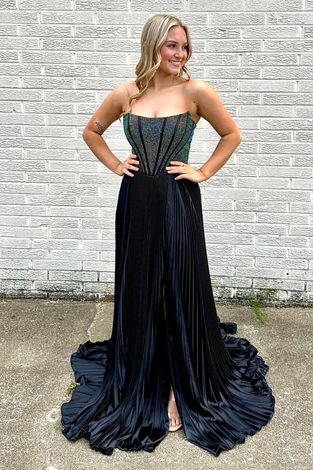 Elegant Black Strapless A-Line Pleated Long Corset Prom Dress Featuring Beading