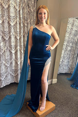 Long Beaded Prom Dress in Dark Blue Velvet with Mermaid Cut and One Shoulder Cape