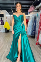 Sweetheart A-Line Prom Dress in Emerald Green with Ruched Satin Long Design