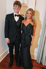 Elegant Black Sweetheart Mermaid Prom Gown in Satin with Bow