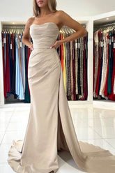 Elegant Strapless Evening Dress With Split Mermaid
