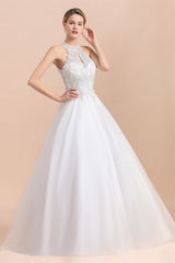 Glamorous Jewel Neck Sleeveless Tulle Lace A-Line Wedding Dresses