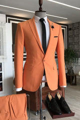 Shining Orange Peaked Lapel Three-Flap Homecoming Suit for Guys
