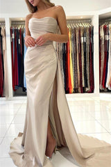 Elegant Strapless Evening Dress With Split Mermaid