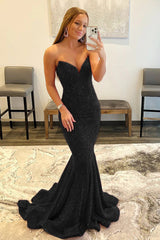 Prom Dress in Black with Sweetheart Mermaid Silhouette