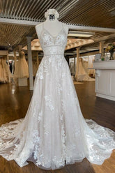 Beautiful A-Line V-neck Lace Wedding dresses With Spaghetti Straps
