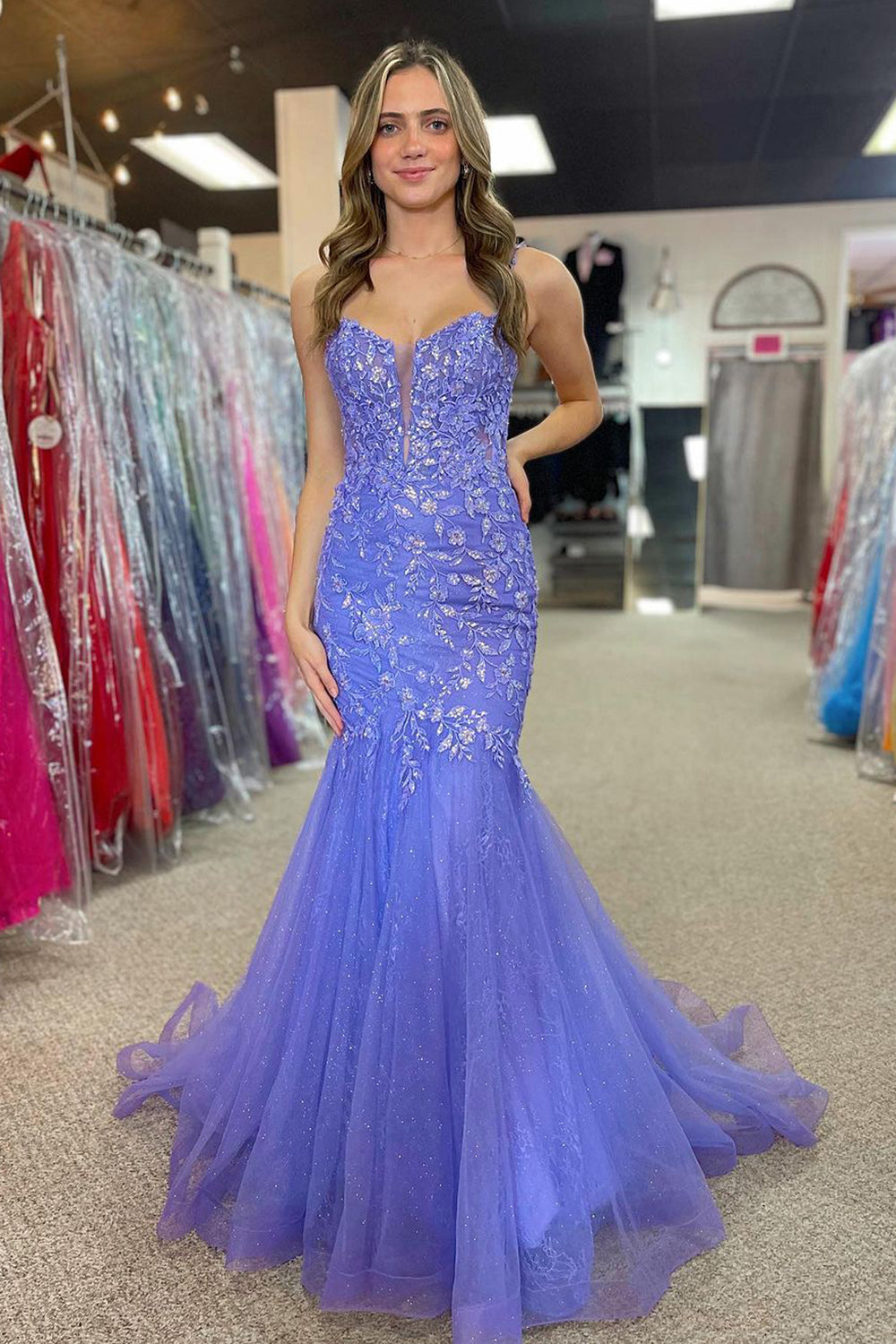 Elegant Lilac Long Prom Dress with Mermaid Silhouette and Spaghetti Straps Adorned with Appliques