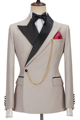 Stylish Slim Fit Peaked Lapel Men's Suits for Prom