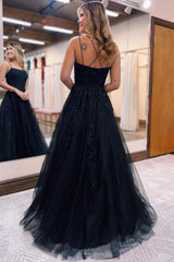 Long Black Prom Dress in A-Line Silhouette with Tulle and Lace