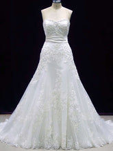 A-line Sweetheart Lace Sweep Train Wedding Dress With Appliques Lace