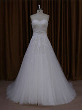 Ball Gown Sweetheart Tulle Court Train Wedding Dress With Appliques Lace