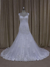 Trumpet/Mermaid Sweetheart Wedding Dresses with Beading and Tulle Chapel Train