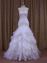 Sweetheart Tulle Trumpet/Mermaid Wedding Dress with Cascading Ruffles and Sweep Train