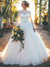 Elegant Ball Gown Illusion Tulle Sweep Train Wedding Dress with Appliques Lace