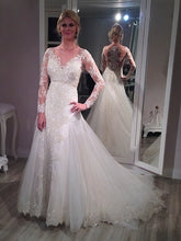 Stunning Trumpet/Mermaid Illusion Tulle Court Train Wedding Dress with Appliques Lace