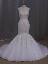 Elegant Trumpet/Mermaid Sweetheart Tulle Court Train Wedding Dresses With Sequins