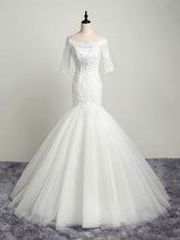 Luxurious Trumpet/Mermaid Off-the-shoulder Tulle Sweep Train Wedding Dress with Appliques Lace