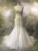Elegant Sweetheart Trumpet/Mermaid Wedding Dresses with Appliques Lace