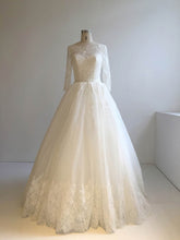Applique Lace Ball Gown Illusion Tulle Floor-length Wedding Dress