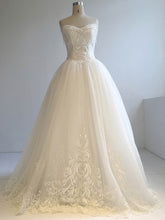 V-neck Tulle Ball Gown Wedding Dress with Beading