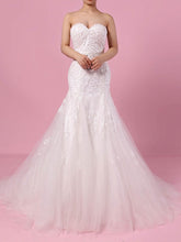 Lace Appliques Sweetheart Trumpet/Mermaid Tulle Court Train Wedding Dress