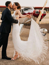 Gorgeous Lace Trumpet/Mermaid Scoop Neck Court Train Wedding Dress