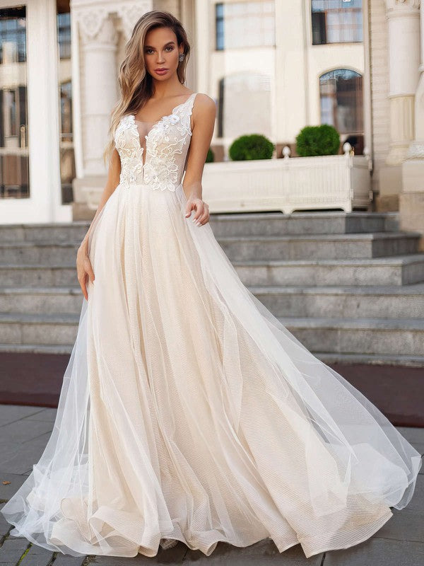 V-neck Tulle Court Train Wedding Dress With Appliques Lace