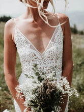 V-Neck Lace Trumpet/Mermaid Wedding Dress with Sashes/Ribbons and Sweep Train