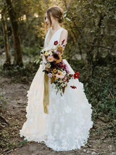 V-neck Tulle Sweep Train Wedding Dress With Appliques Lace for Ball Gowns