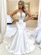 Elegant Trumpet/Mermaid V-neck Satin Court Train Wedding Dress with Appliques Lace