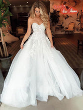 Elegant Ball Gown Sweetheart Tulle Sweep Train Wedding Dress With Appliques Lace