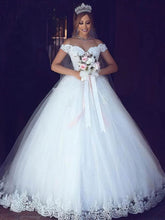 Beautiful Off-the-shoulder Tulle Ball Gown Wedding Dress with Appliques Lace