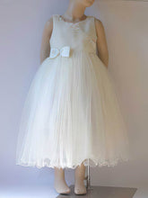Beautiful A-line Scoop Neck Tulle Tea-length Bow Flower Girl Dress