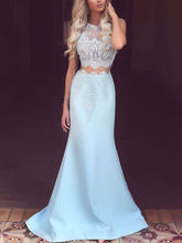 Elegant Trumpet/Mermaid Scoop Neck Satin Tulle Prom Dress with Appliques Lace Sweep Train