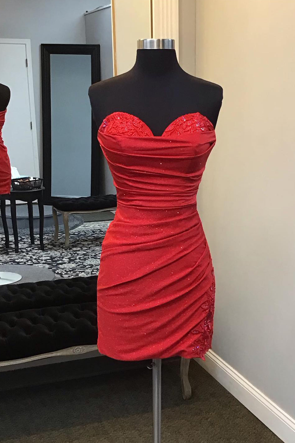 Glitter Red Sweetheart Tight Short Homecoming Dress/Mini Dress with Appliques