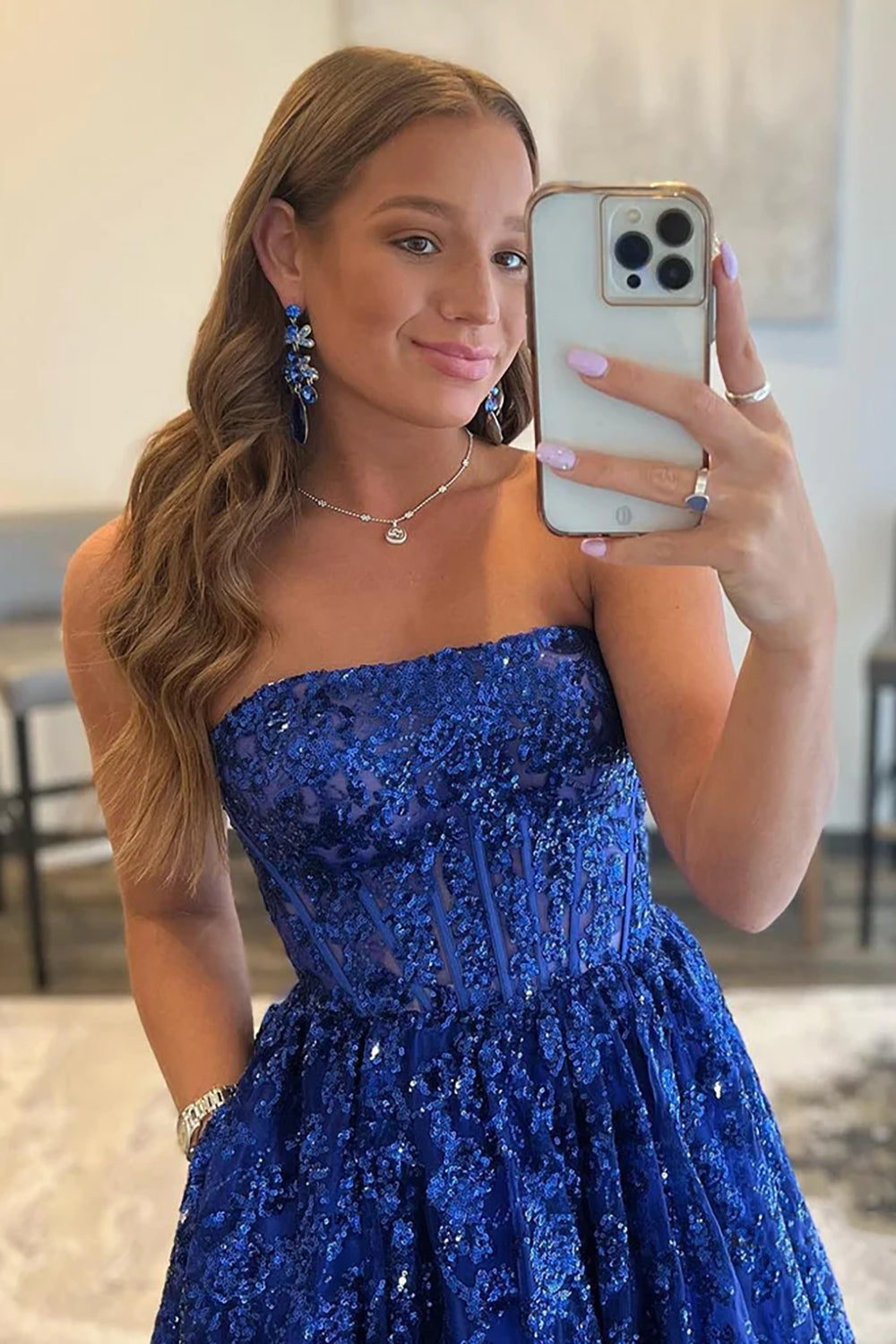 Elegant Long Prom Dress in Royal Blue Featuring Appliques
