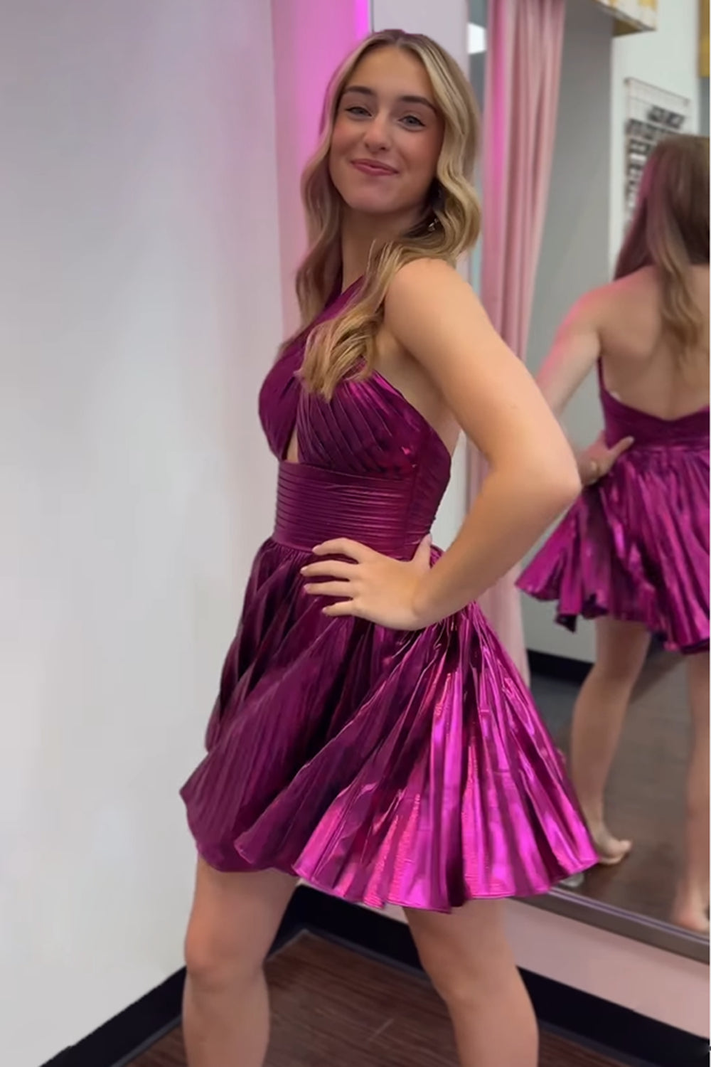 Golden Criss Cross Halter A Line Pleated Short Homecoming Dress/Mini Dress