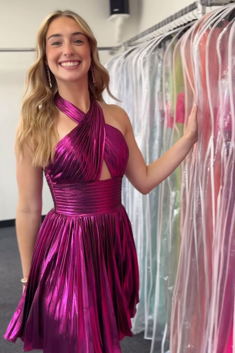 A Line Golden Criss Cross Halter Pleated Short Homecoming Dress/Mini Dress