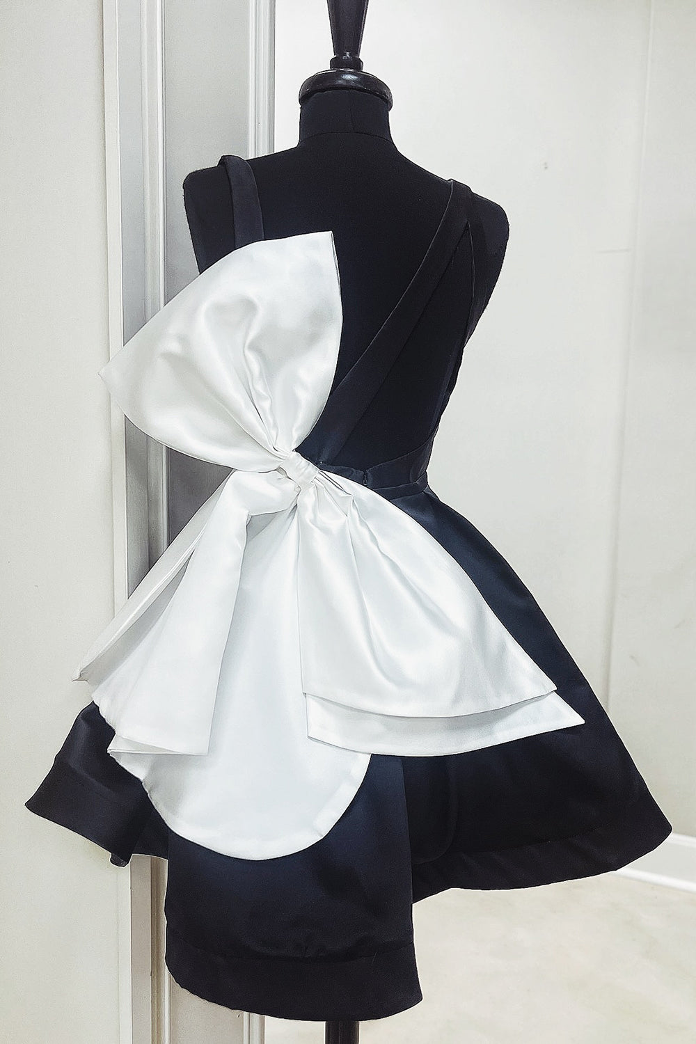 Black A Line Short Homecoming Dress/Mini Dress With Bow