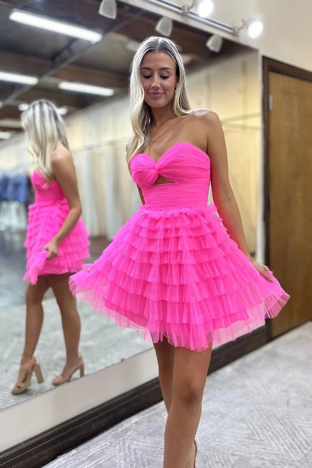 A-Line Fuchsia Strapless Tiered Tulle Short Homecoming Dress/Mini Dress with Keyhole