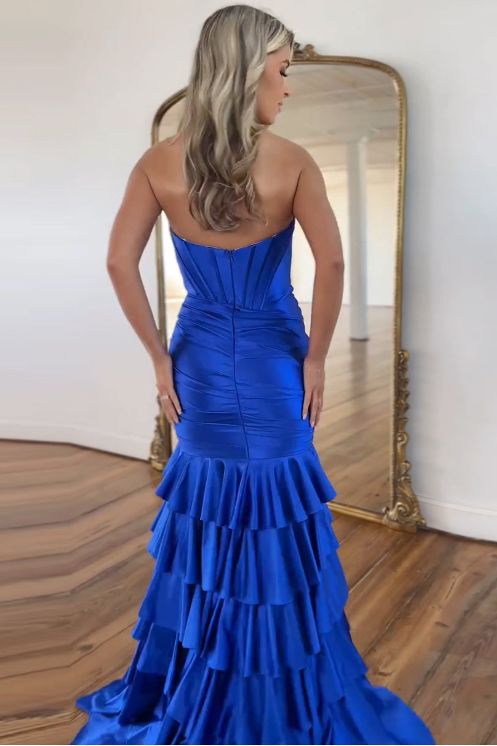 Elegant Royal Blue Sweetheart Mermaid Corset Prom Gown with Tiered Satin Skirt and Slit