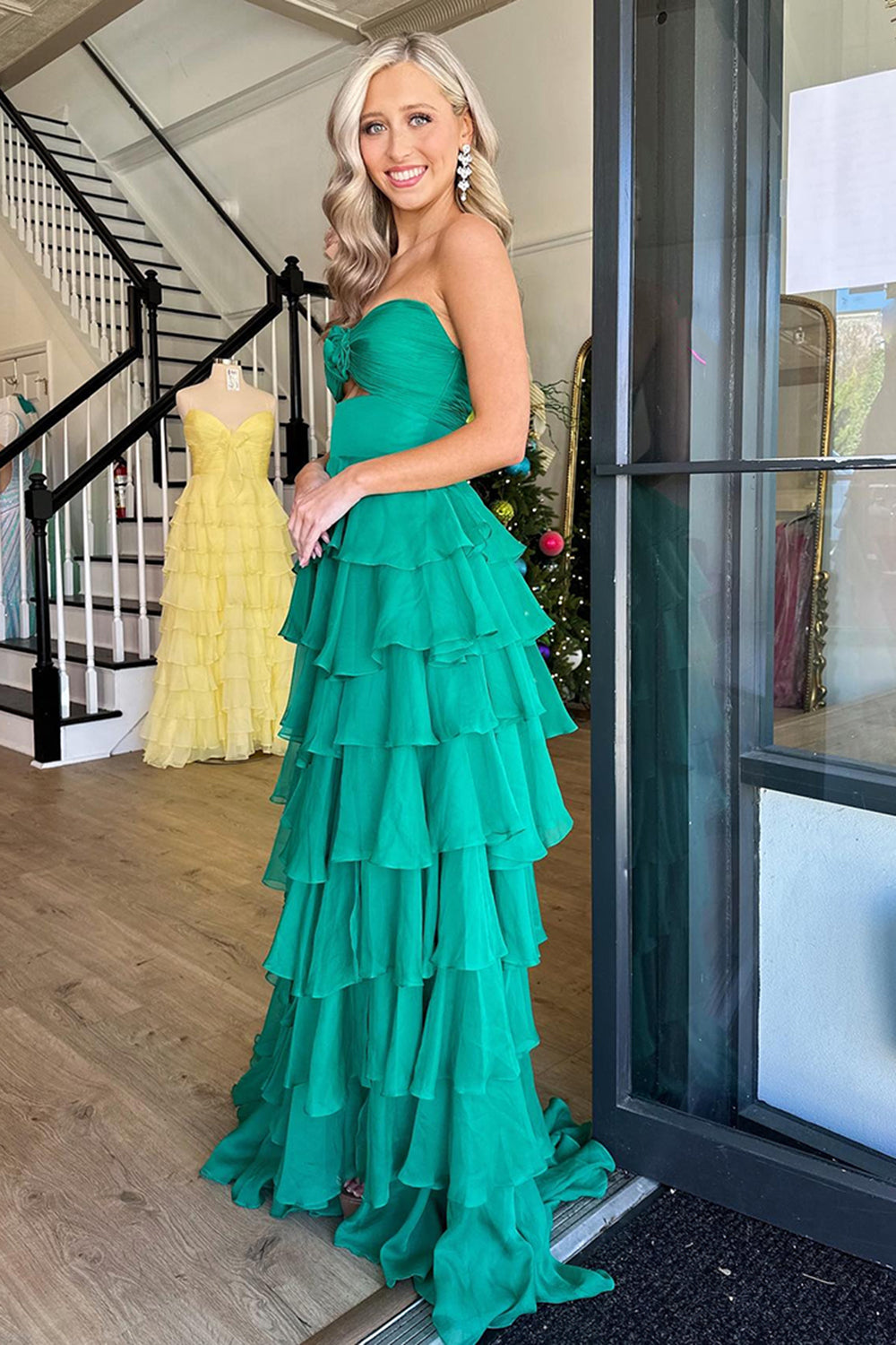 Long Black Sweetheart Chiffon Prom Dress with A-Line Tiered Skirt and Slit