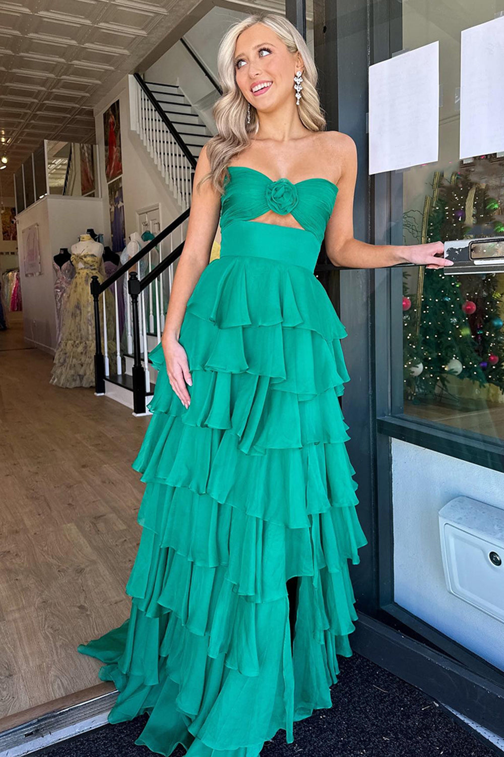 Long Black Sweetheart Chiffon Prom Dress with A-Line Tiered Skirt and Slit