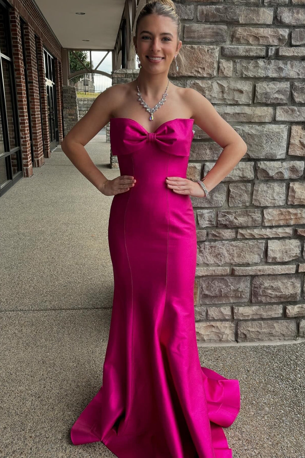 Long Fuchsia Prom Dress in Sweetheart Satin with Mermaid Cut and Bow